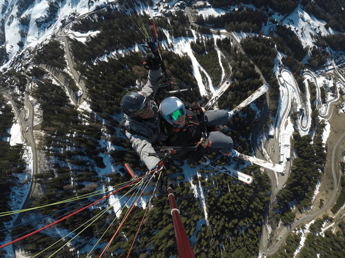 Paragliding flight with Agathe Bessard